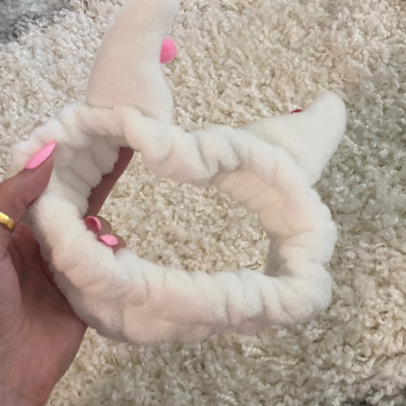 Skincare Headband - Picture 2 of 2